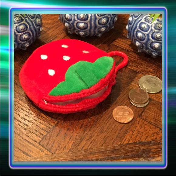 Strawberry Coin Purse - Picture 2 of 9